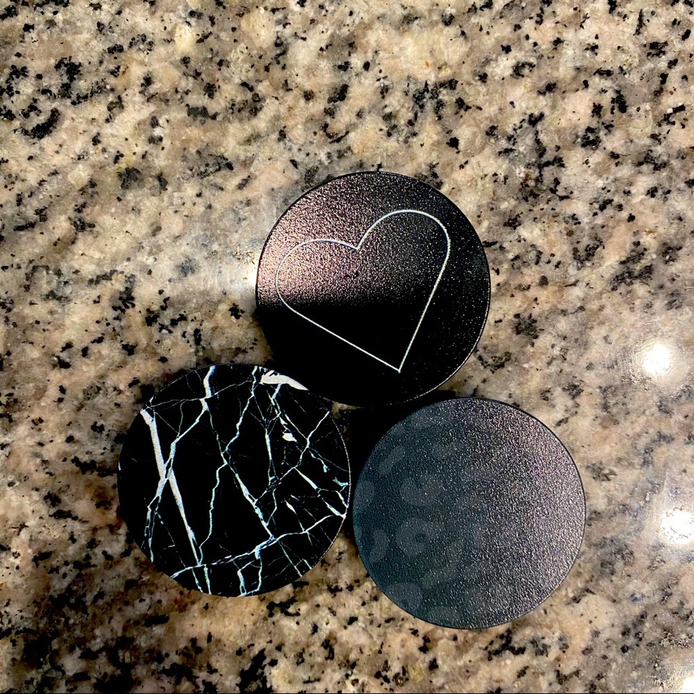 3/$20 NWT Pop Socket Bundle
